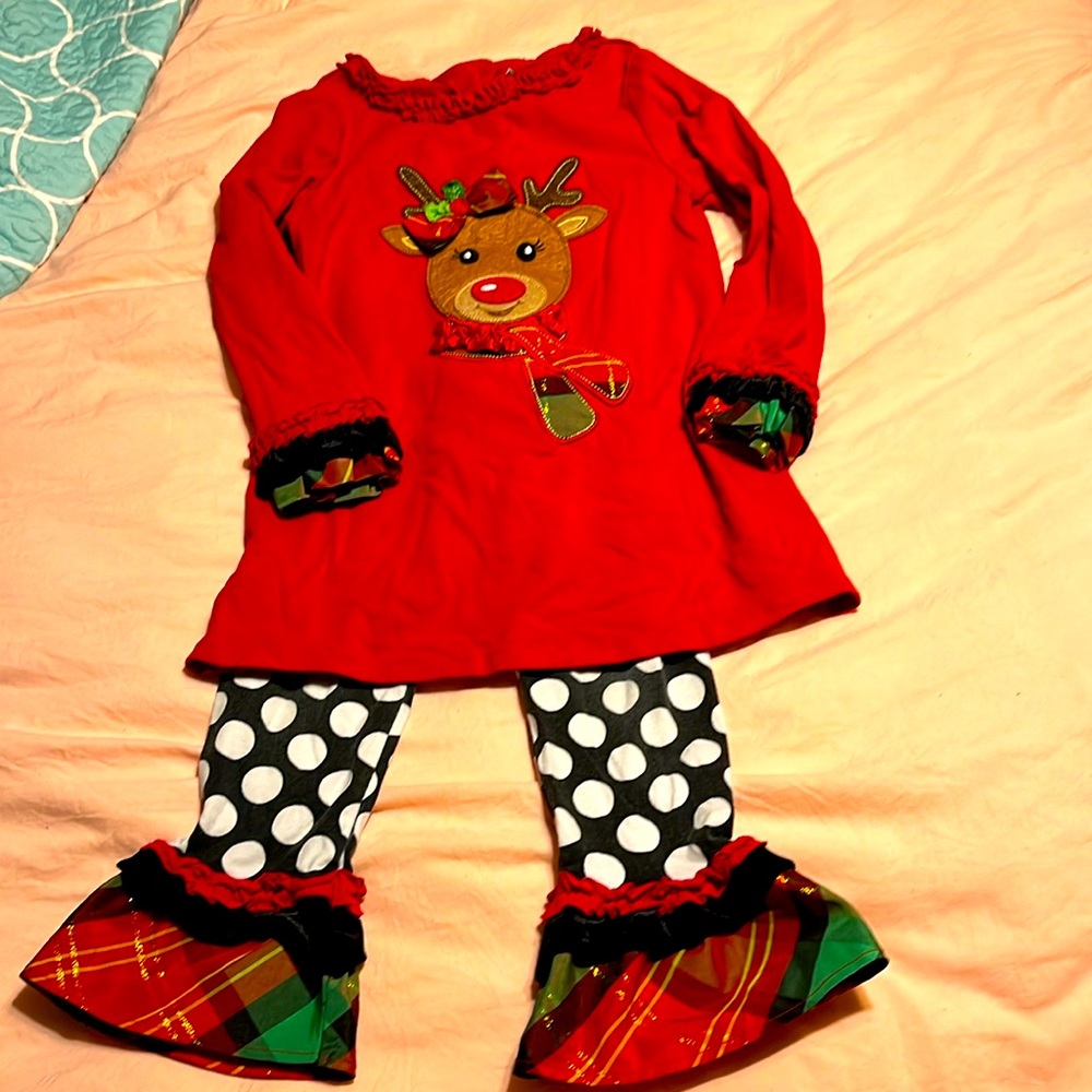 Girls “rare too” 2 piece reindeer Christmas outfit size 6